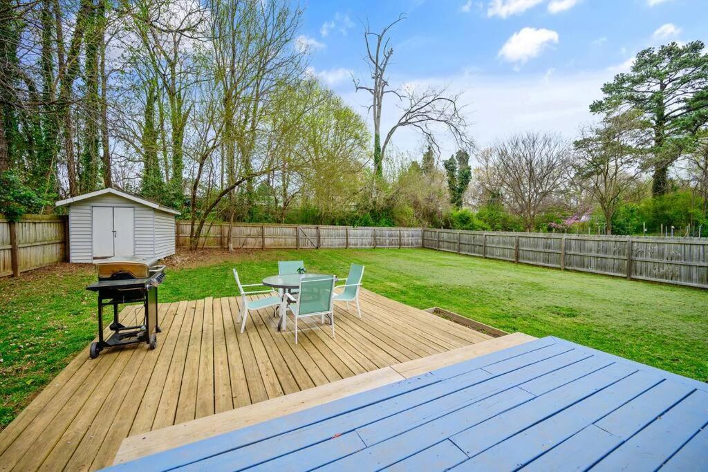 Cozy 3 Bedroom Cottage With Huge Fenced-In Yard Raleigh Extérieur photo