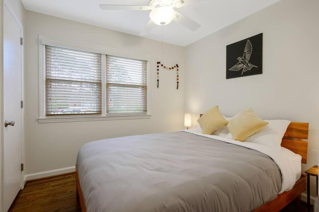 Cozy 3 Bedroom Cottage With Huge Fenced-In Yard Raleigh Extérieur photo
