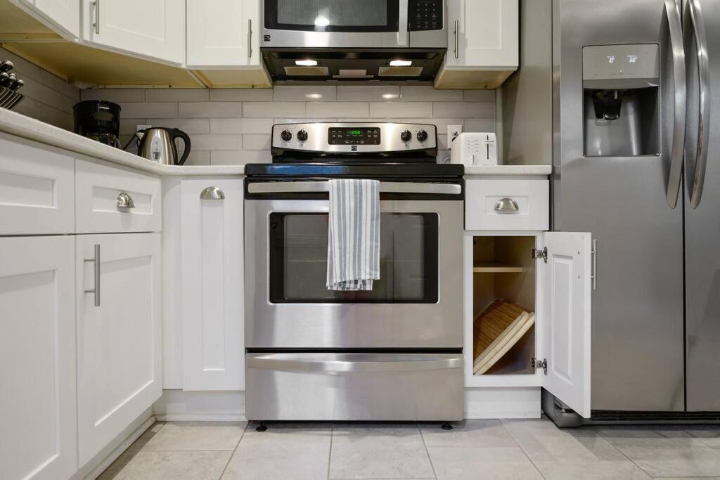 Cozy 3 Bedroom Cottage With Huge Fenced-In Yard Raleigh Extérieur photo